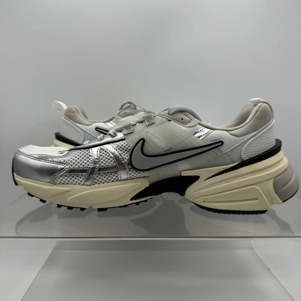 Brand New Nike V2K Run Pure Platinum Metallic Silver HJ4497-100 Men's Size 11